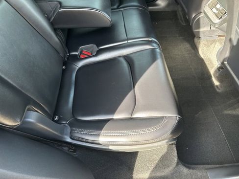 Used 2022 Tesla Model Y Long Range image 16