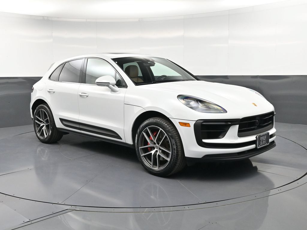 Certified 2024 Porsche Macan S AWD/4WD image 10