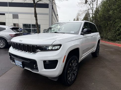 Used 2024 Jeep Grand Cherokee Overland image 4
