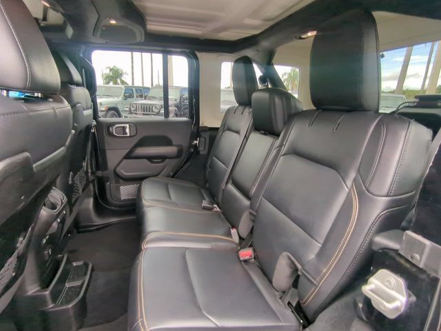 Certified 2024 Jeep Wrangler Unlimited Sahara w/ Technology Group AWD/4WD image 15