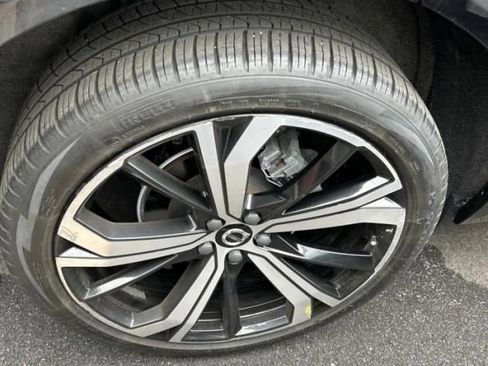 Used 2024 Volvo XC60 B5 Ultimate w/ Protection Package Premier AWD/4WD image 15