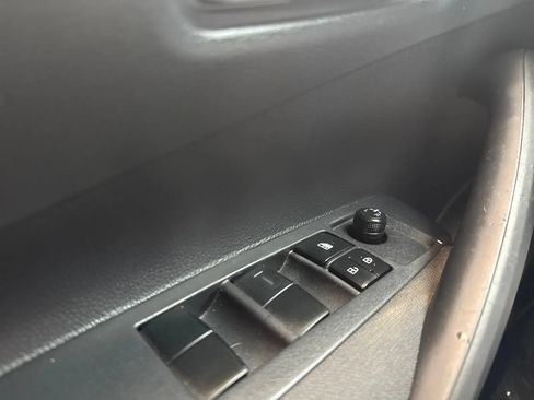 Used 2020 Toyota Corolla LE FWD image 18