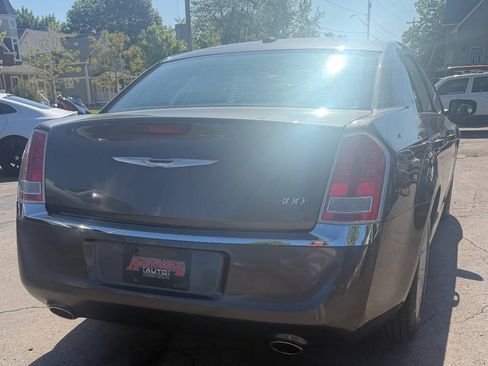 Used 2014 Chrysler 300 RWD image 12