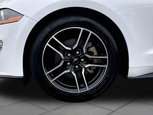 Used 2018 Ford Mustang Premium RWD image 10
