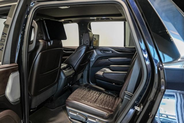 Used 2022 Cadillac Escalade Premium Luxury Platinum AWD/4WD image 39