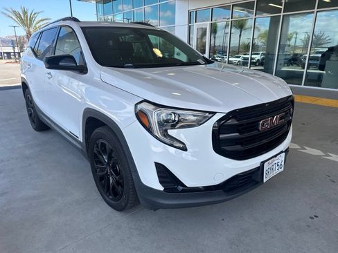 Used 2020 GMC Terrain SLE w/ Elevation Edition FWD image 1