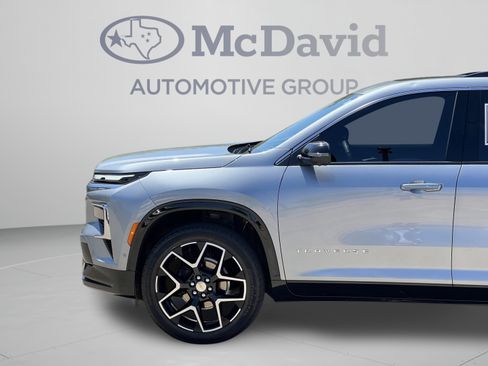 Used 2025 Chevrolet Traverse High Country w/ LPO, Floor Liner Package AWD/4WD image 30
