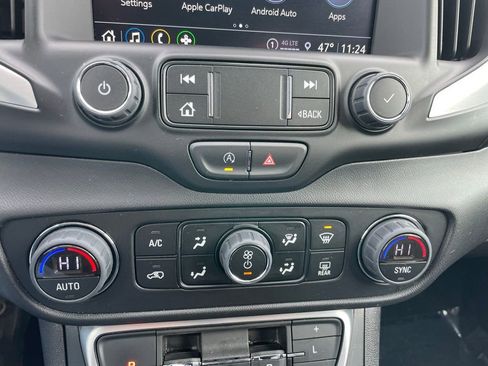 Used 2023 GMC Terrain SLT image 11