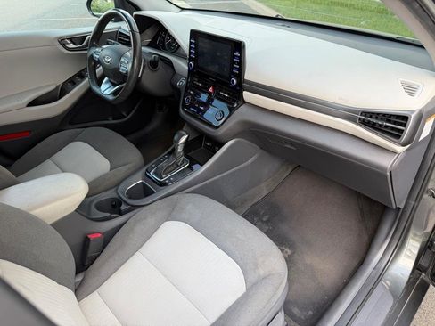 Used 2020 Hyundai Ioniq SE FWD image 13