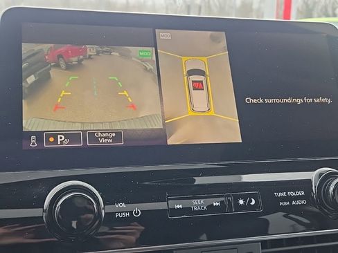 Used 2024 Nissan Armada SL w/ Captain's Chairs Package image 27