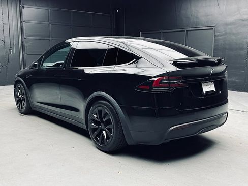 Used 2023 Tesla Model X AWD/4WD image 5