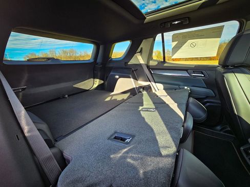 New 2026 GMC Terrain AT4 w/ Convenience Package III image 37