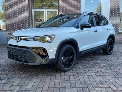 New 2026 Volkswagen Taos SE FWD image 25