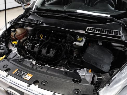 Used 2019 Ford Escape Titanium AWD/4WD image 46