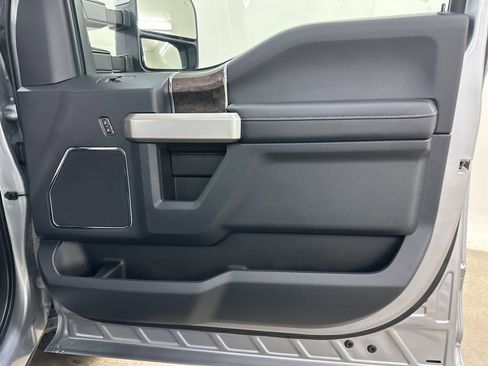 Used 2022 Ford F250 Lariat w/ Lariat Ultimate Package image 19