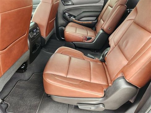 Used 2019 Chevrolet Suburban Premier w/ Premier Plus Edition image 30