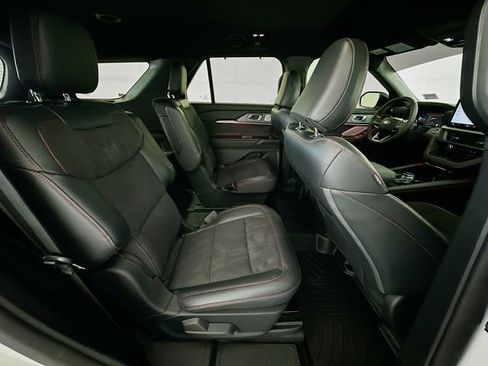 Used 2025 Ford Explorer ST RWD image 27