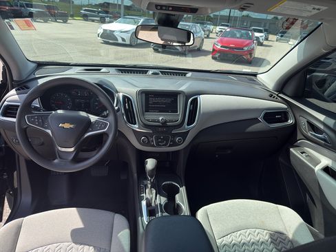Used 2024 Chevrolet Equinox LS AWD/4WD image 13