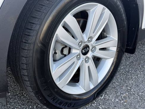 Used 2017 Kia Sportage LX FWD image 28