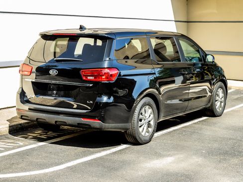 Used 2020 Kia Sedona LX FWD image 7