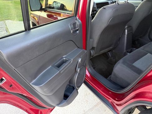 Used 2017 Jeep Patriot Sport image 14