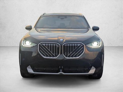 Used 2025 BMW X3 xDrive30i w/ Premium Package image 2