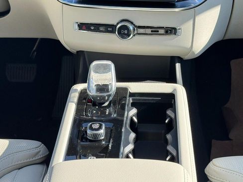 New 2026 Volvo XC90 T8 Ultra w/ Protection Package Premier image 9