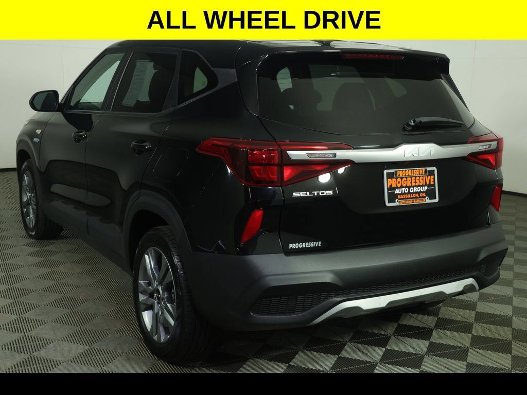 Used 2023 Kia Seltos LX AWD/4WD image 4