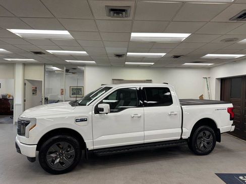 Used 2024 Ford F150 Lightning Lariat image 2