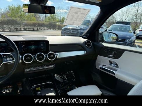 Certified 2021 Mercedes-Benz GLB 250 4MATIC image 18
