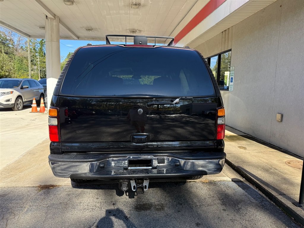 Used 2005 Chevrolet Suburban 2500 LT w/ Preferred Equipment Group AWD/4WD image 14