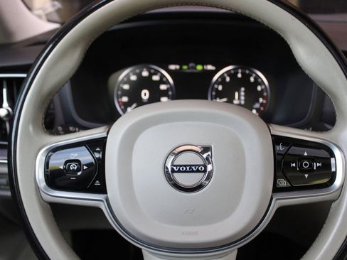 Used 2020 Volvo S60 T6 Momentum AWD/4WD image 29