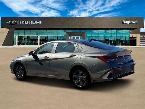 New 2026 Hyundai Elantra SEL Sport Premium FWD image 4