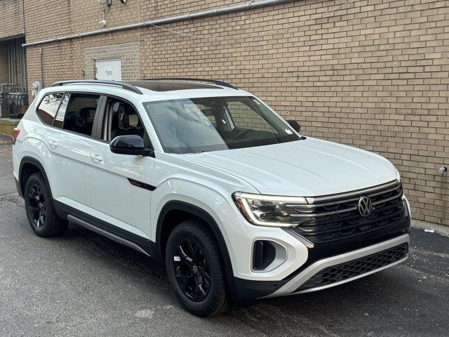 New 2026 Volkswagen Atlas Peak Edition AWD/4WD image 4