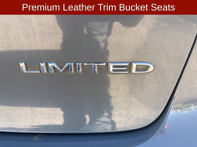 Used 2022 Chrysler Pacifica Limited FWD image 12