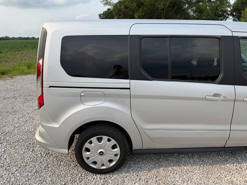 Used 2022 Ford Transit Connect XLT FWD image 46