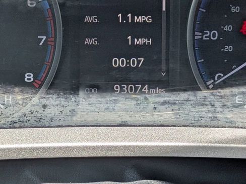 Used 2018 Toyota RAV4 XLE AWD/4WD image 30