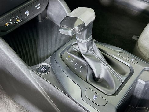 Used 2025 Kia K4 LXS image 24