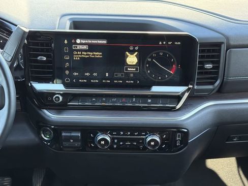 Used 2025 GMC Sierra 1500 SLT AWD/4WD image 5