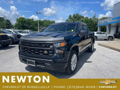 Used 2023 Chevrolet Silverado 1500 Custom AWD/4WD image 4
