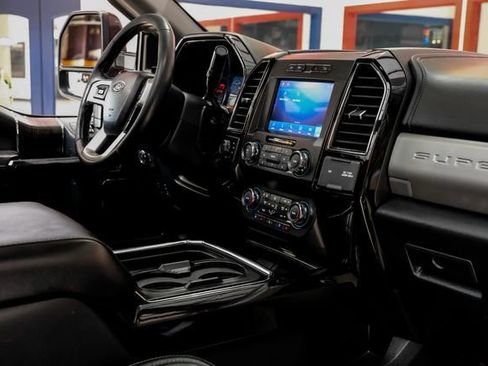 Used 2021 Ford F250 Lariat w/ Lariat Ultimate Package AWD/4WD image 28