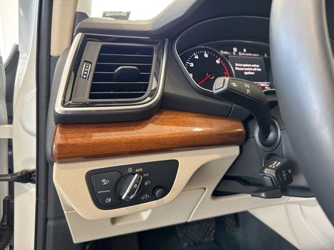 Used 2024 Audi Q5 2.0T Premium w/ Convenience Package image 35