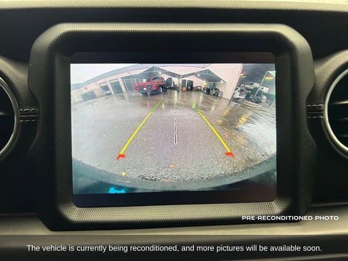 Used 2023 Jeep Wrangler Unlimited Sahara w/ Cold Weather Group image 19