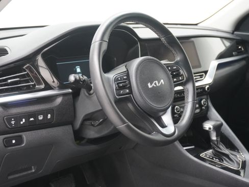 Used 2022 Kia Niro Touring Special Edition FWD image 10