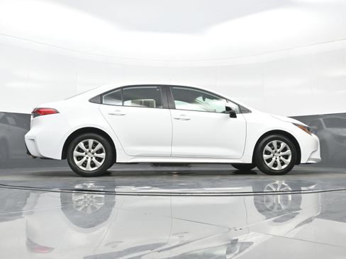 Used 2024 Toyota Corolla LE FWD image 31