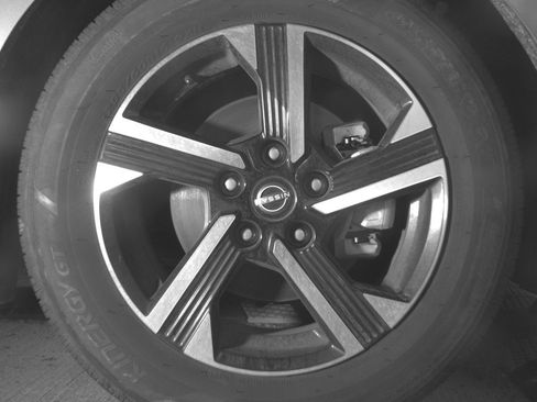 Used 2025 Nissan Sentra SV image 13