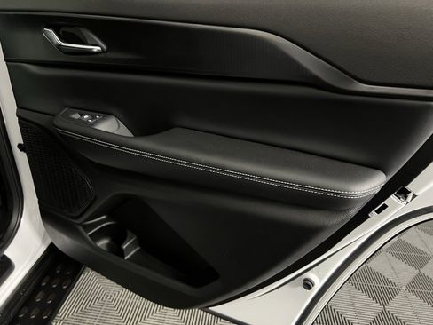 Certified 2024 Jeep Grand Cherokee L Altitude image 30