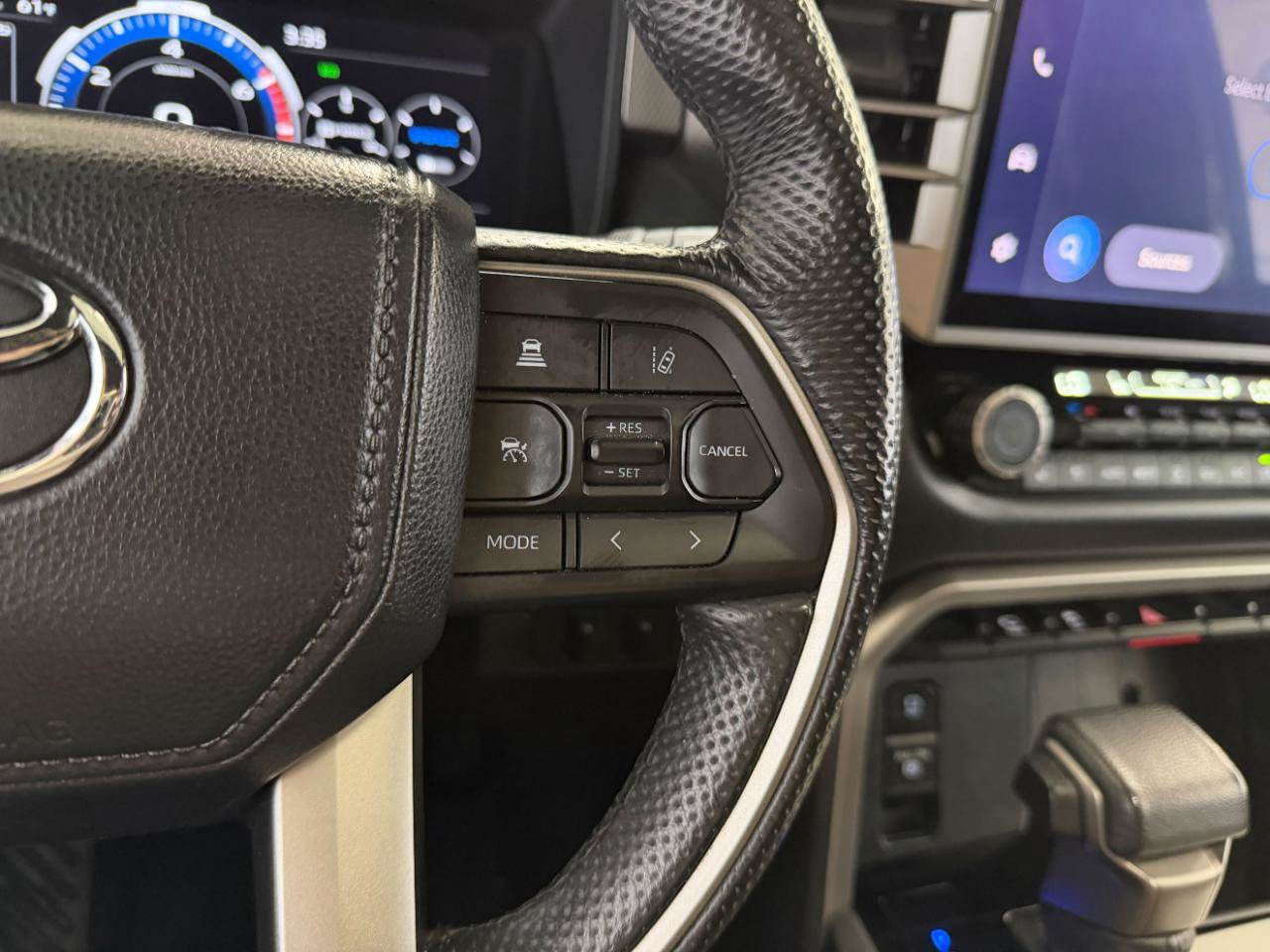 Used 2025 Toyota Sequoia Limited AWD/4WD image 33