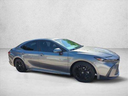 Used 2026 Toyota Camry SE w/ Convenience Package FWD image 5