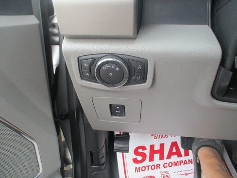 Used 2015 Ford F150 Lariat AWD/4WD image 15